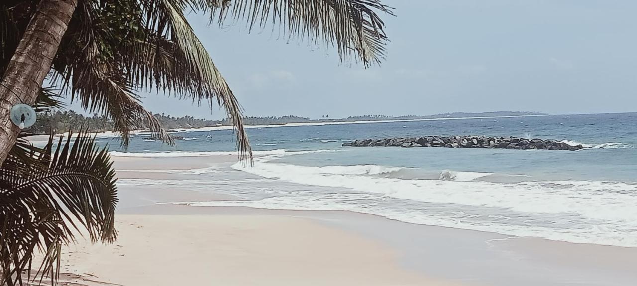 Rock Paradise Beach Hotel & Restaurent Tangalle Exterior foto