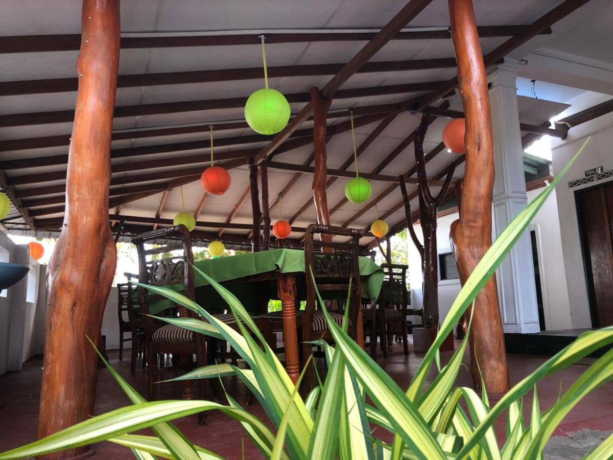 Rock Paradise Beach Hotel & Restaurent Tangalle Exterior foto