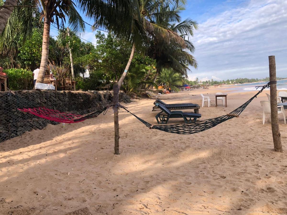 Rock Paradise Beach Hotel & Restaurent Tangalle Exterior foto