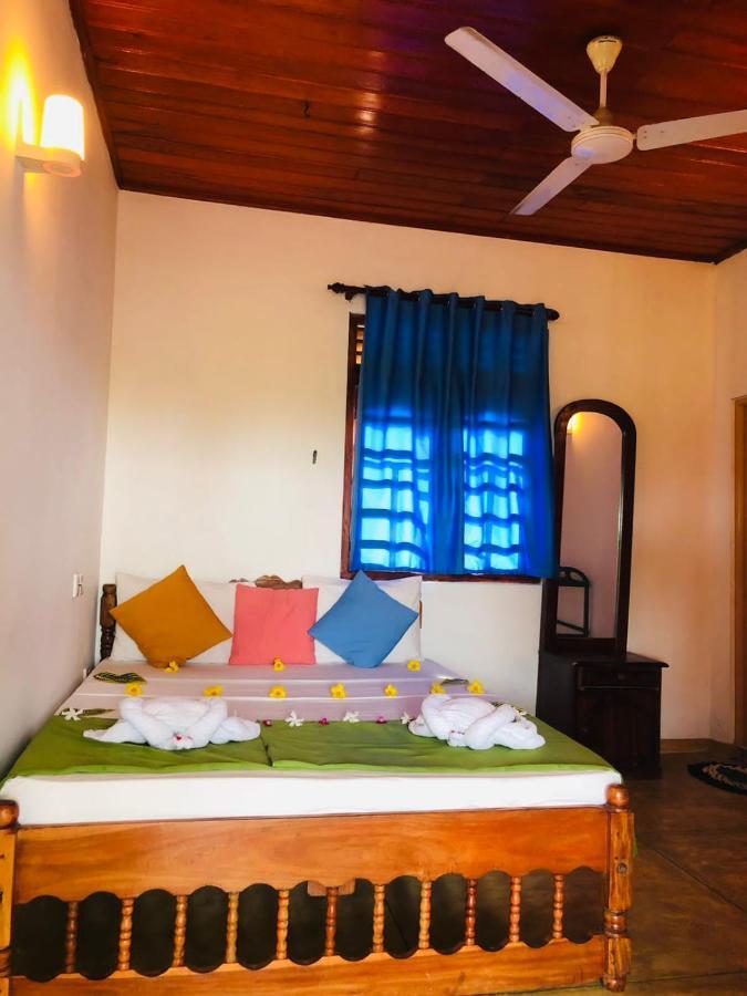 Rock Paradise Beach Hotel & Restaurent Tangalle Exterior foto