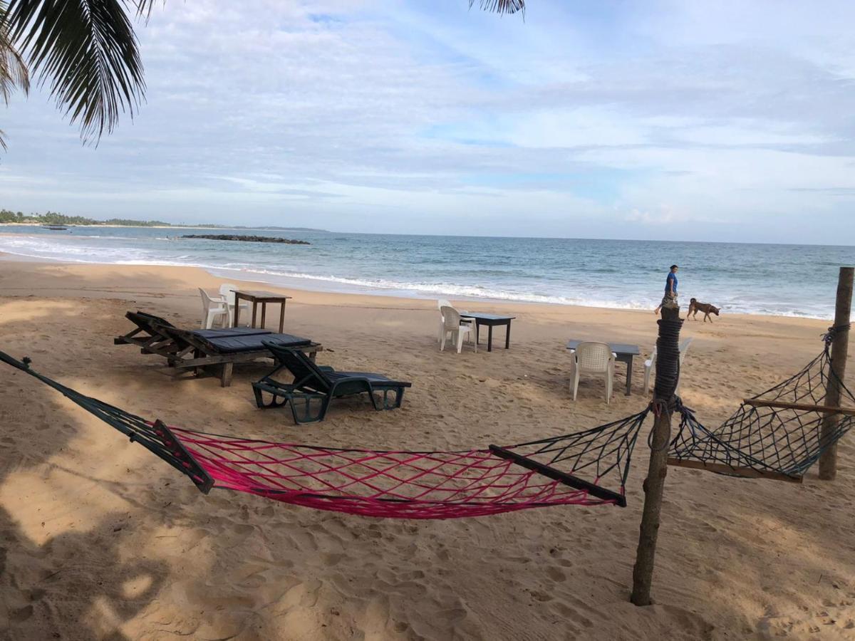 Rock Paradise Beach Hotel & Restaurent Tangalle Exterior foto