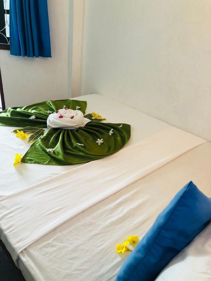 Rock Paradise Beach Hotel & Restaurent Tangalle Exterior foto