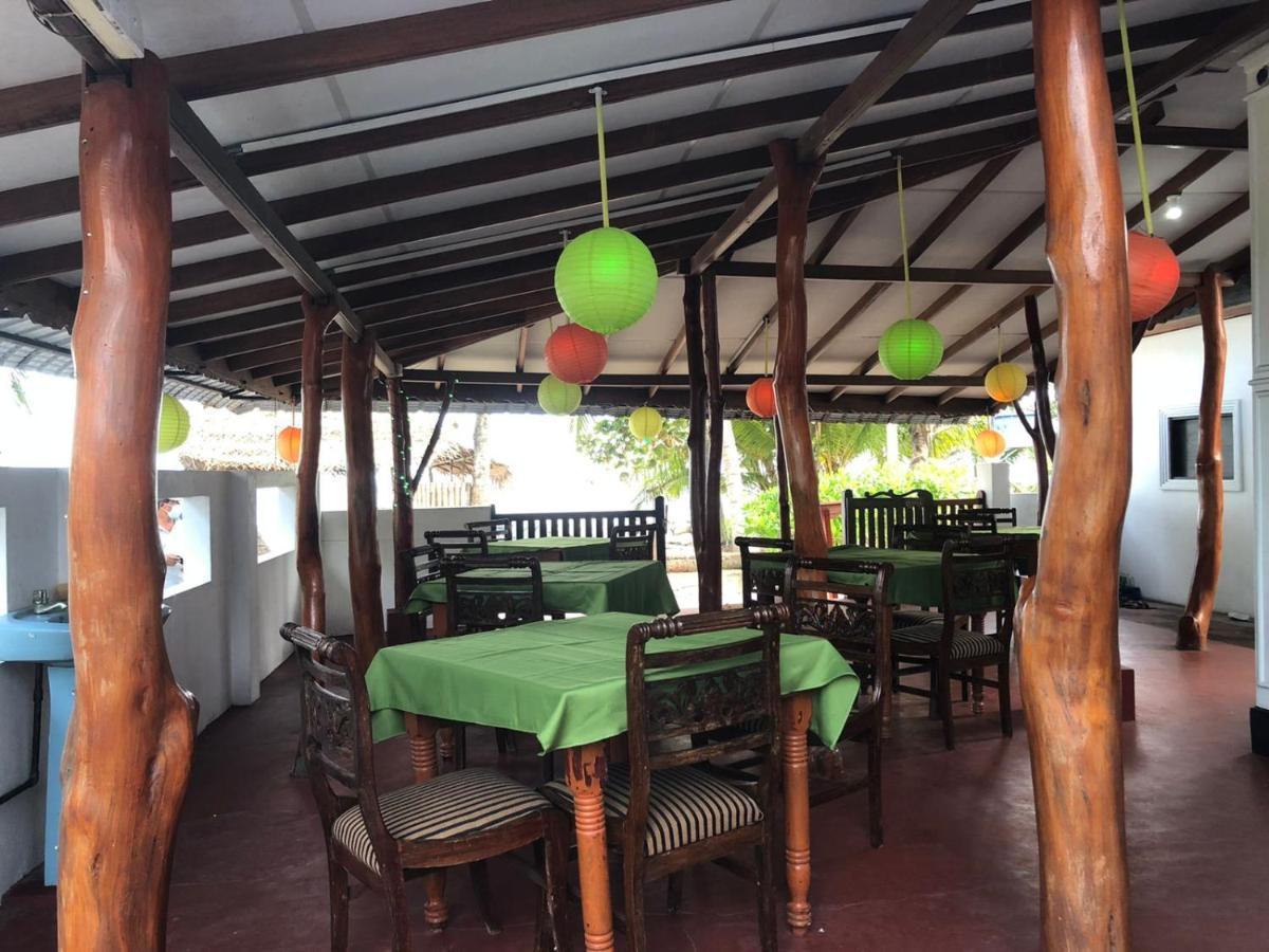 Rock Paradise Beach Hotel & Restaurent Tangalle Exterior foto